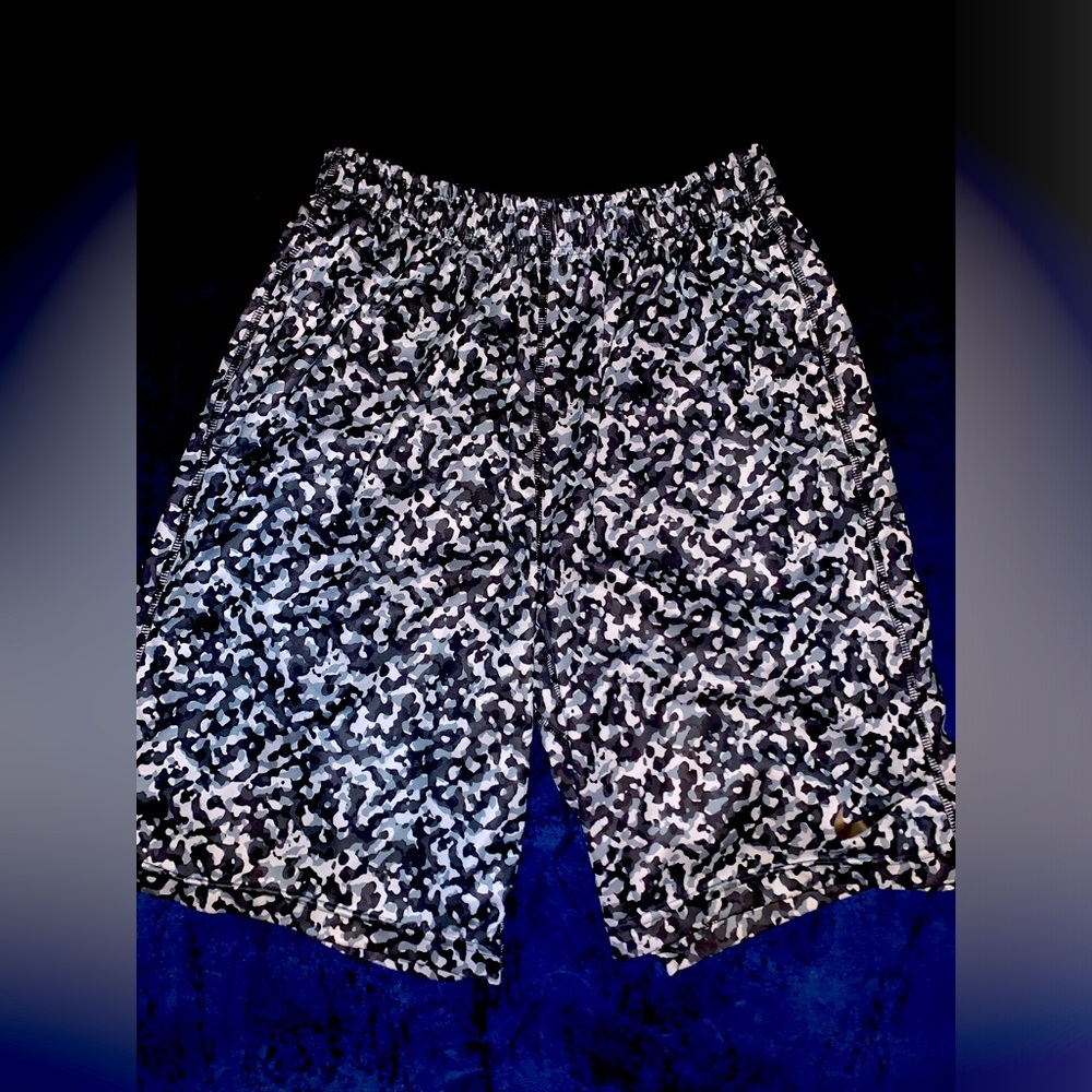 NIKE | Black/Gray/Silver camo | Shorts